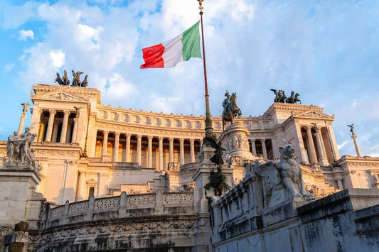 Bandiera italiana che sventola