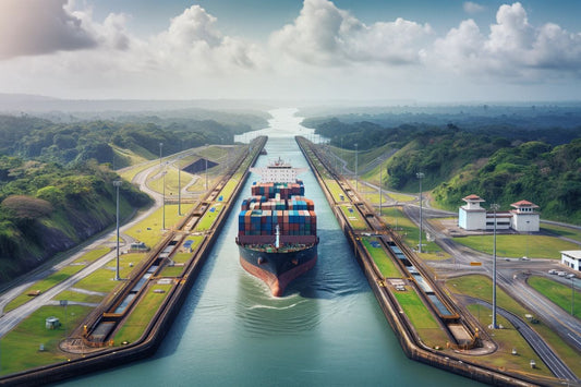 Nave da carico nel Canale di Panama